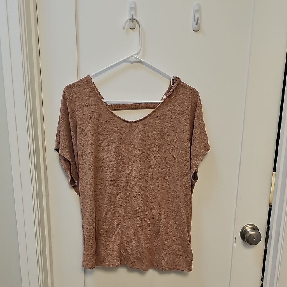 Express Short Sleeve Scoop Neck Tee in Brown